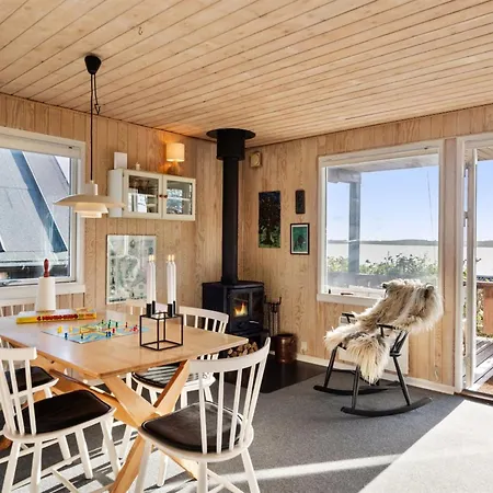 Vanna - 500m From The Sea By Interhome