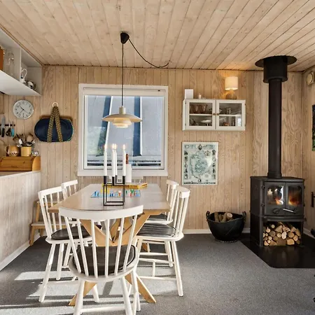 Vanna - 500m From The Sea By Interhome 奥本罗