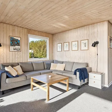 Vanna - 500m From The Sea By Interhome Holiday home