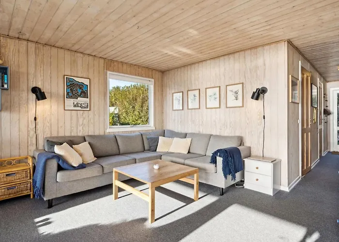 Vanna - 500m From The Sea By Interhome Holiday home